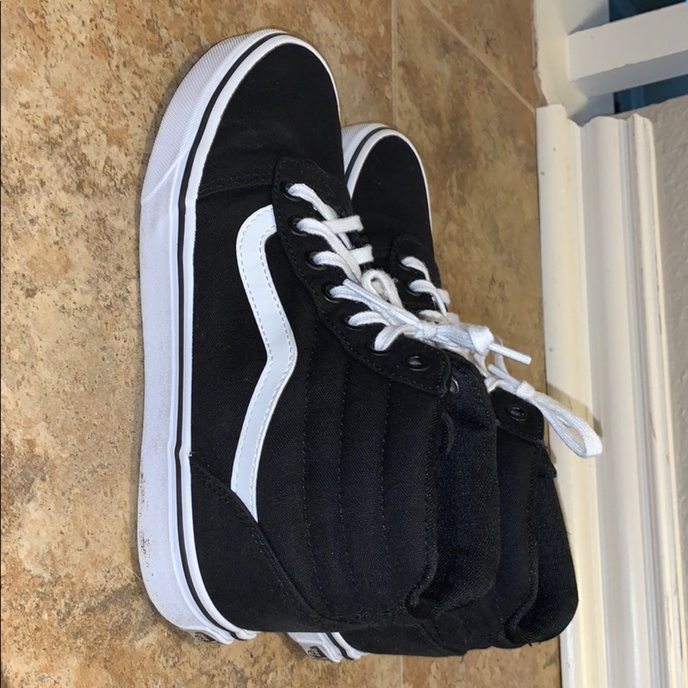 women’s black vans